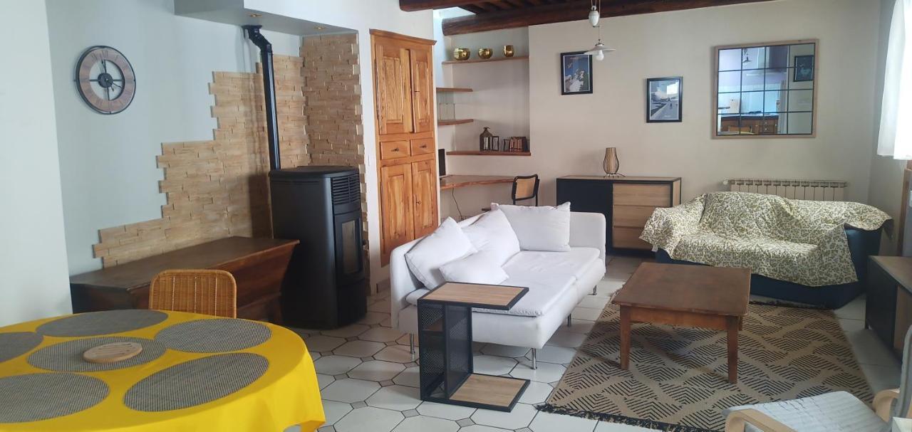 טאלאר La Maison Sous Le Chateau מראה חיצוני תמונה